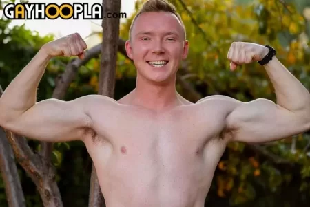 Fresh Meat – Justin Fletcher’s First Time With Anal Play!